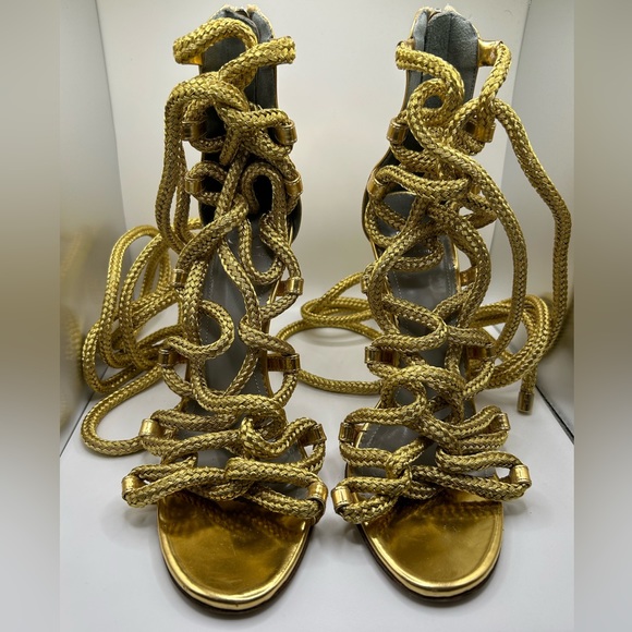 Monika Chiang Carla - Picture 4 of 11